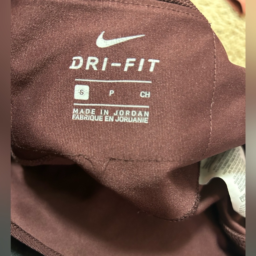 Maroon Nike Legging